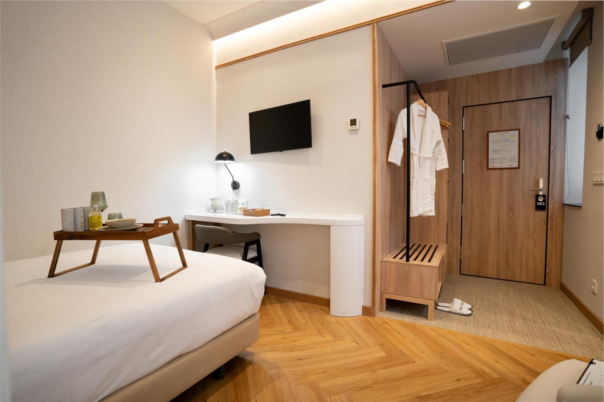 Deluxe Single Room,1654249590:JPEG